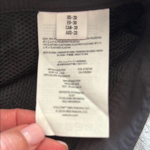 Volcom 30 Men's Black Shorts - Picture 3 of 4